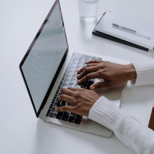 pexels-cottonbro-5076520